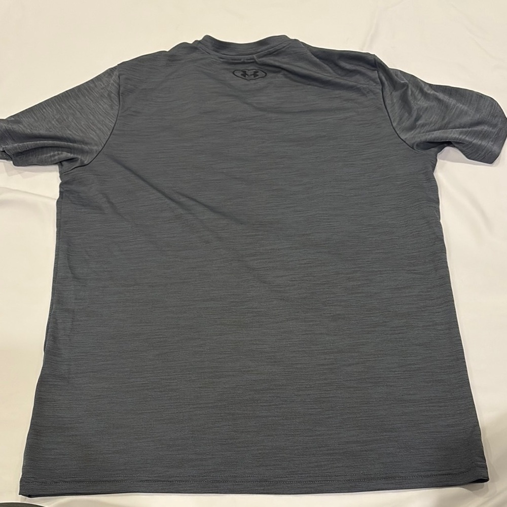 Under Armour Men's Gray T-Shirt - Picture 3 of 3